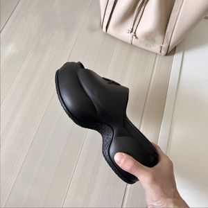 Дизайнерские старшие плитки Sense Slippers Толстые тапочки для женских летних новых продуктов Новые продукты.