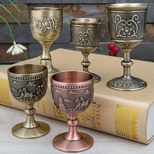 Fincan tabaklar vintage şarap fincan çay kadehi ev metal sanat zanaat dekorasyon süsleri yaratıcı hediyeler antik kale taşıyıcı gül oymalı