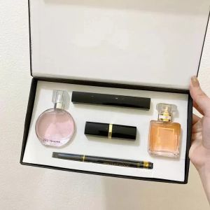 Хорошая цена набора макияжа Matte Matte Lipstick 15 мл парфюм 5 в 1 косметический комплект с подарочной коробкой для женщин