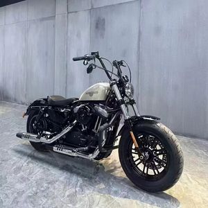 Yeni 883 Sert Guy Wolverine X48 Ye Luther Retro V-Cylinder Cruise Prens EFI Su Soğutmalı Motosiklet Modeli QJ250-3B Serin Yakışıklı Çocuk Hediyesi