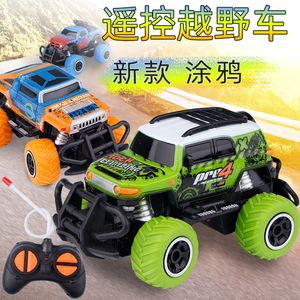 Oyuncaklar Yeni Dört Yönlü Kablosuz Uzaktan Kumanda Off-Road Araç Modeli Çocuk Oyuncak Araba J240415