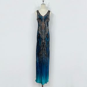 Tasarım esinlenilmiş tatil tarzı seksi v yaka kolsuz ince fit elbise 2024 yaz ipek mavi tavus kuşu elbise uzun etek