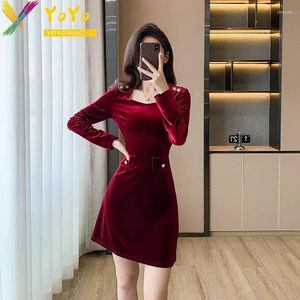 Sıradan Elbiseler Zarif Ofis Elbise Kırmızı Kadife Uzun Kollu Basit A-Line Kısa Slim Bodycon Chic Work Wear Women 2024 Bahar