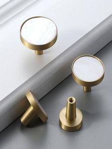 Minimalizm dekoratif katı pirinç dolap düğmeleri, beyaz kabuk mobilyaları mutfak dolap çekmecesi topakları nordic style 44452864