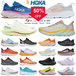 Дешевые мужчины Hoka Женщины кроссовки Hokas One Clifton Bondi 8 Black White Shock Abristing Road Carbon x2 Дизайнерские кроссовки поднимают бегун на открытом воздухе