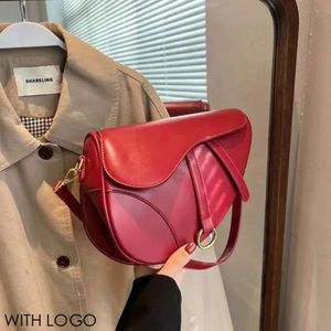 Eyer omuz çanta tasarımcıları çapraz gövde en kaliteli moda kadınlar klasik deri çanta debriyaj tote cüzdanlar bayan çanta çanta addle houlder 2024