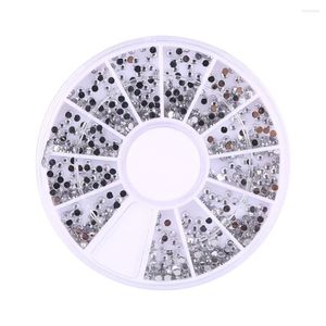 Tırnak Sanat Dekorasyonları Toptan-1800pcs Gümüş 1.5mm Rhinestones Dekorasyon Diamante Glitter Wheel Güzellik Manikür Etiketleri Ongles Aracı