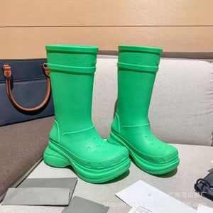 Ayakkabı Botları B'nin Yüksek Versiyonu Kalın Çözilmiş Su geçirmez Kadınlar Şeker Renkli Orta Tüp Delik