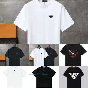 Mens T Shirt Tasarımcı Erkekler Tees Saf Pamuk Yuvarlak Boyun Günlük Kısa Kollu Yastıklı Giysiler Baskılı Karikatür Aynı Paragraf Üstleri