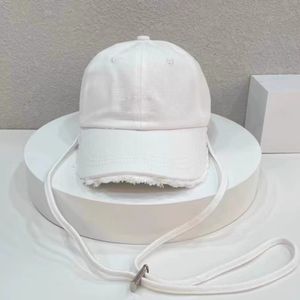 Lüks tasarımcı şapka beyzbol kapakları vizör çene ayarlanabilir şapka erkek toz çanta moda kadın şapka tenis şapka yaz plajı metal alfabe trend sokak şapka