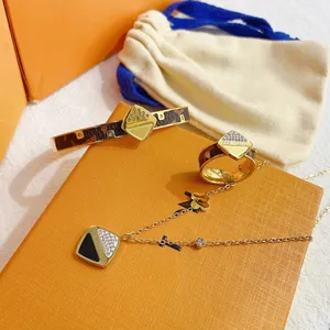 Yüksek kaliteli tasarımcı mücevher kolye bilezik 925 Gümüş Zincir Erkekler Kadınlar Anahtar Kolye Mektup Tasarımcı Kolyeleri Moda