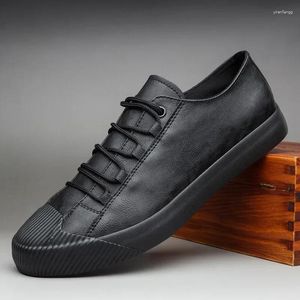 Sıradan Ayakkabı Lüks Düşük En İyi Erkekler Vulkanize İlkbahar/Sonbahar Deri Koreli Nefes Alabilir Klasik Siyah Dantel Up Sneaker 2024