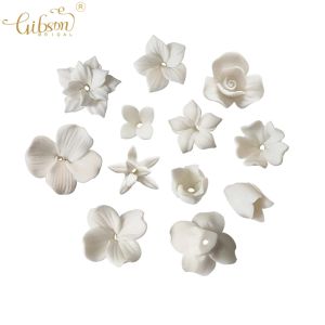 Bileşenler 50pcs El yapımı seramik çiçek malzemesi beyaz renkli porselen çiçek saç aksesuarları DIY mücevherleri parçalar yapmak parçalar
