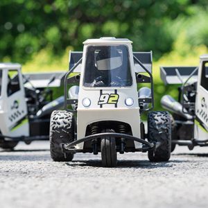 Автомобиль Новый RC Car 1: 16 Трехколесный спрей 2.4G Радио контролируемый автомобиль Трицикл Toy Toy AutoRickshaw модель дистанционного управления автомобили детские игрушки детские игрушки