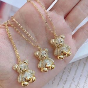 Kolyeler 5pcs Micro Pave Zircon 18K Altın Kaplama Güzel Mücevher Hayvan Ayı Kolye Kadınlar için Kollar