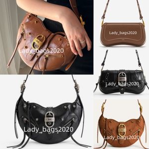 JW Pei Bag Tessa Bags Şehir Perçin Tasarımcısı Yarım Ay Sevinç Bag JW Pei Studs Omuz Çantaları Lüks Süet Gerçek Deri Kadın Alt -Koltuk Çantası Çok Taşınabilir Gabbi Çantalar