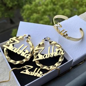 Duoying Placa de identificação personalizada Jóias Conjunto de jóias para adultos Dainty Nome Colar de aço inoxidável Brincos de 50 mm Id Bangles de manguito 240419