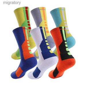 Мужские носки мужские профессиональные баскетбольные носки оптические лампочки без элиты экипажа европейские размеры 40 45 YQ240423
