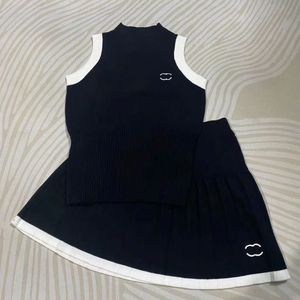 Conjunto de vestidos de vestido feminino de grife de designer 2 Conjunto de vestidos de tórax geométricos sem mangas e produtos de saia de cor sólida produtos