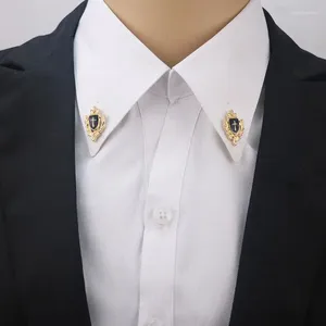Broş 1 çift çapraz kalkan iş elbisesi gömlek yaka yaka pimi broş ipuçları erkek mücevher