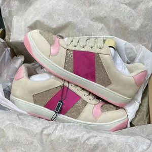 Новые пары кроссовок плоские ретро маленькие грязные кроссовки Gussie Screener Designer Shoes Classic Green Pink Pink Stripe Stripe Low Top Leather Runner Tennis Those