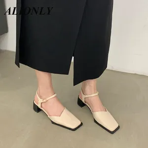 Sıradan Ayakkabı Alionly Women Moda Peep Toe Siyah Yüksek Kaliteli Anti Anti Skid Beach Sandalet Lady Sarı Kristal Yaz Evi