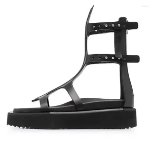 Sıradan Ayakkabı 2024 Kadın Sandalet Botları Yüksek Üst Kalın Sole Platform Arka Zipper Perçin Hollow Rome Kadınlar