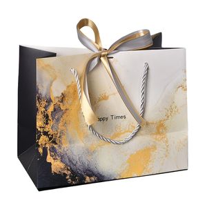 позолоченная роскошная подарочная одежда художественная бумага лента лента Bow Bow Flower Gift бумажные пакеты с логотипом с ручкой 3A3