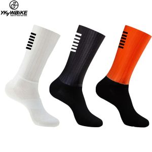 Çoraplar ykywbike siyah pembe beyaz kırmızı renk anti -kayma silikon aero çoraplar beyaz çizgili bisiklet çorapları erkek bisiklet sporu çalışan bisiklet çorapları