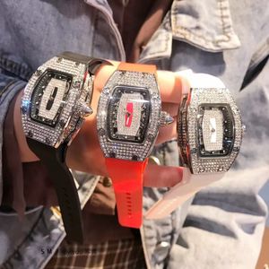 2024 Хип -хоп персонализированные пользовательские часы Moissanite Watches для мужчины Женщина лучшая цена 41 мм Iced Out Watch
