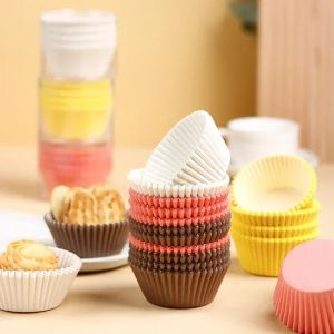 Kalıplar 50/100 PCS Muffin Cupcakes Pasta Aksesuarları Tek kullanımlık yağ geçirmez kek bardağı kalıp pişmiş tatlılar kek astarları Bakeware