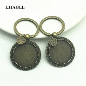 Anahtarlıklar ljjagll 3pcs/lot metal el yapımı trendt diy anahtar yüzük şeftali kalp çekiciliği tur 25mm cabochon set kolye takılar ays011