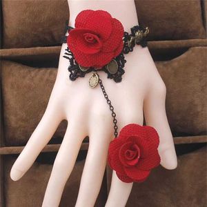 Цепная ретро -красно -розовые браслеты кольца кольца Женщина Цветочная кружевная браслет с кольцом One Opisthenar модные ювелирные украшения для косплей подарок
