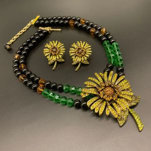 Medieval Style Rhinestone Ayçiçeği Stili Cam Boncuk Kolye Vintage Lüks Kadın Partisi Mücevher Aksesuarları 240429