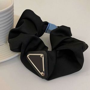 Гипоаллергенная нейлоновая пряжа дизайнер -дизайнер с фиолетовым черным зеленым красочным треугольником Эластичная резиновая полоса Привлекательная прекрасная галстука для волос дизайнер модный любимый подарок