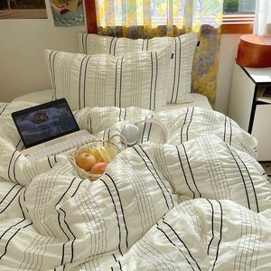 Yatak Setleri Seersucker Stripe Düz Renk Yemeli Pamuk Mikrofiber Yorgan Kapak Düz Sac Yastık Kıyısı Yetişkinler için Yumuşak Yatak Ketenleri