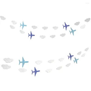 Партийное украшение самолета и облака гирлянды