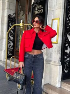 Модный красный пиджак с длинными рукавами для женщин, элегантный укороченный пиджак с отложным воротником, осенняя офисная женская верхняя одежда для поездок на работу 240201