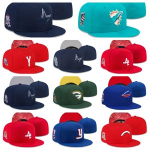 Ucuz takılmış şapkalar nedensel yetişkin tasarımcı beyzbol futbol snapbacks fit flat şapka tüm takım logosu ayarlanabilir nakış kapakları açık spor biyazları örgü kapağı karışımı sipariş