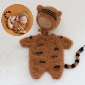 Giyim Setleri Tüylü Tiger Suskarları Sevimli Hayvan Ayakkabı Tulum Şapk Tail 3pcs Mink Saç Bebek Erkek Kız Po Kostümler Sahne