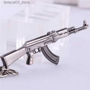 Anahtarlıklar Landards AK47 Silah Silah Model Metal Kolye Anahtarlık Punk Rock Erkek Mücevher Metal Anahtar Yüzük Toptan Q240201