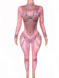 Sahne Giyim 2024 Varış Pembe Kristaller Tulum Bling Cam Elmas Skinny Elastik Bodysuit Noel Kutlama Kostüm Performansı