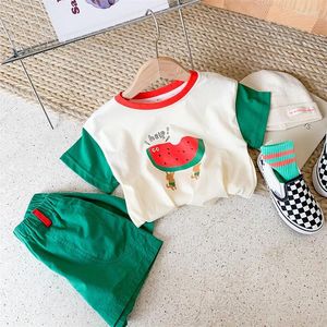 Bekleidungssets MILANCEL Sommer-Jungen-Set mit süßem Wassermelonen-Print-T-Shirt und Shorts, 2-teiliger Anzug