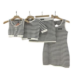 Conjunto de designer feminino verão regata manga curta camiseta meia saia vestido listra padrão moda versátil