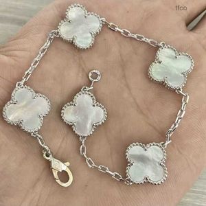 Tasarımcı Jewelrys Van Dört Yaprak Yonca Bilezik Cleef Braclet Van Yonca Bilezik 925 Silver Clover Beş Çiçek Bilezik Hafif Lüks Çift Taraflı Sol Solmayan I