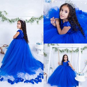 Kraliyet mavisi parlayan çiçek kız elbise şeffaf boynu kabarık pileli katmanlı tül top küçük kızlar düğün için küçük kızlar