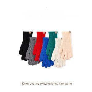 Зимние шерстяные перчатки с сенсорным экраном, милые плюшевые теплые перчатки для верховой езды, женские и детские модные вязаные пушистые рабочие зимние варежки без пальцев 240201