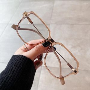 Montature per occhiali da sole 2024 Retro Clear Anti-Blu-Ray Occhiali da donna Cornice Moda TR90 Occhiali da vista quadrati in metallo da uomo Cerniera a molla ottica Occhiali da vista gialli
