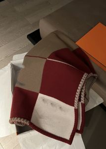 Bej Kırmızı Düğün Solucanı Kış H tasarımcısı yün battaniyeler ve yastık yastığı oturma odası kanepe ins Battaniye yastığı ev lüks at 5050cm 135170cm konser boyutu
