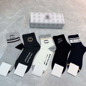 Chanells Designer Lüks Kanal Çoraplar Moda Erkek ve Kadın Günlük Pamuk Nefes Alabilir 5 Çift Çorap Kutu 0210